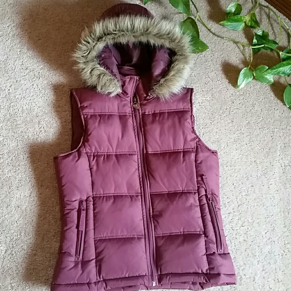 NWOT Maurcies  Vest w/Detachable Hood Size Medium